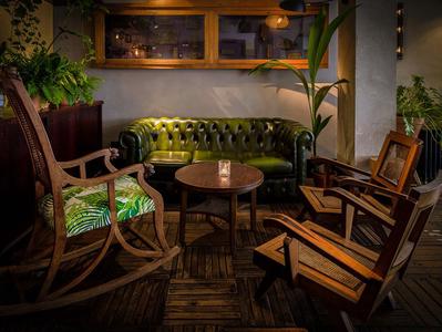 The Walter Woodbury Bar